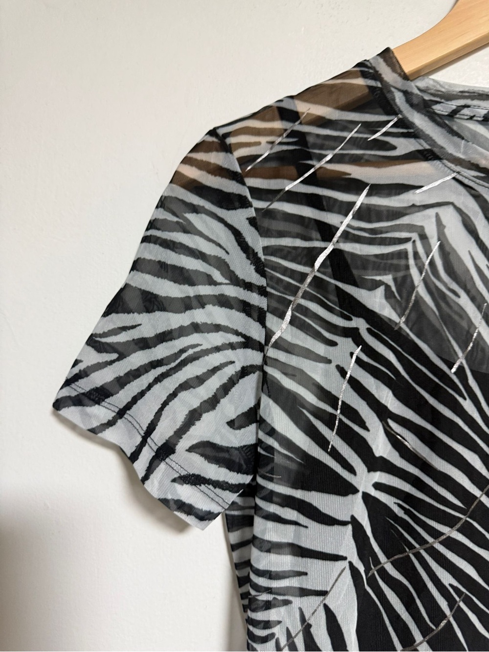 Desigual Zebra Print Mesh Top w/ Black Slip Cami Size M - Picture 11 of 11
